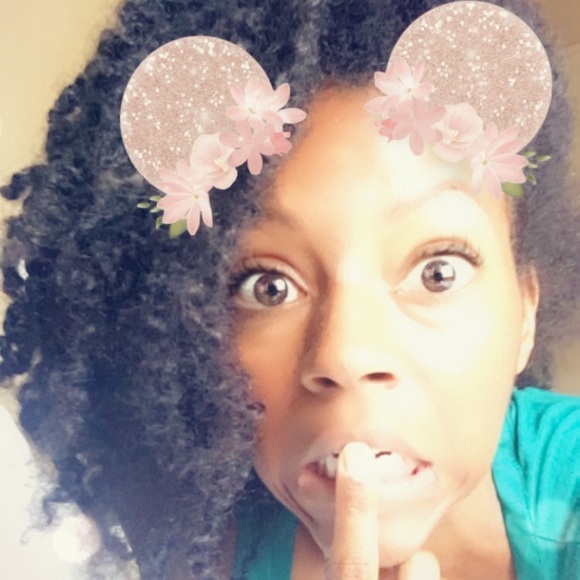 Meet your Posher, Alecia - Picture 1 of 8